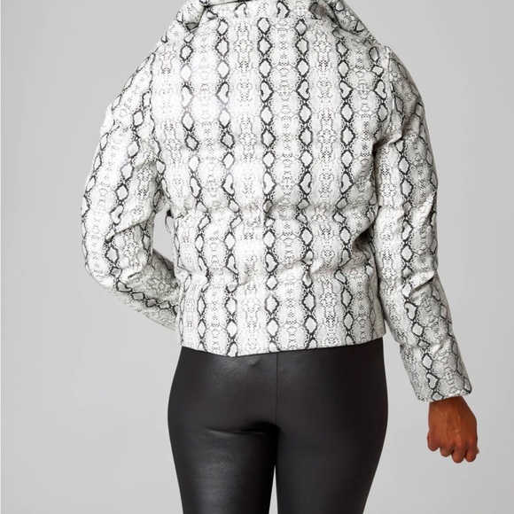 Buddy Love Addison Puffer Snake Skin Jacket, zip and snap print - Picture 2 of 11